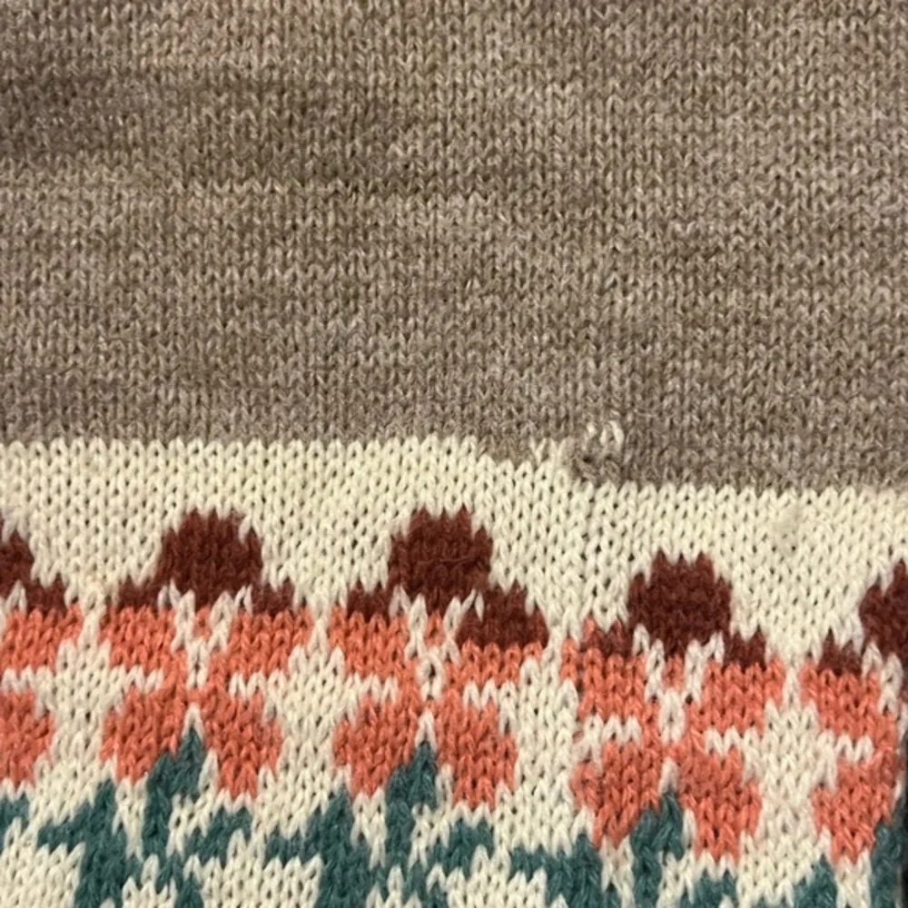 Hansen‎ scarf 32 inches long, 7.5 inches wide